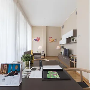 Hemeras Boutique Homes - Design Near Duomo Cathedral Mailand